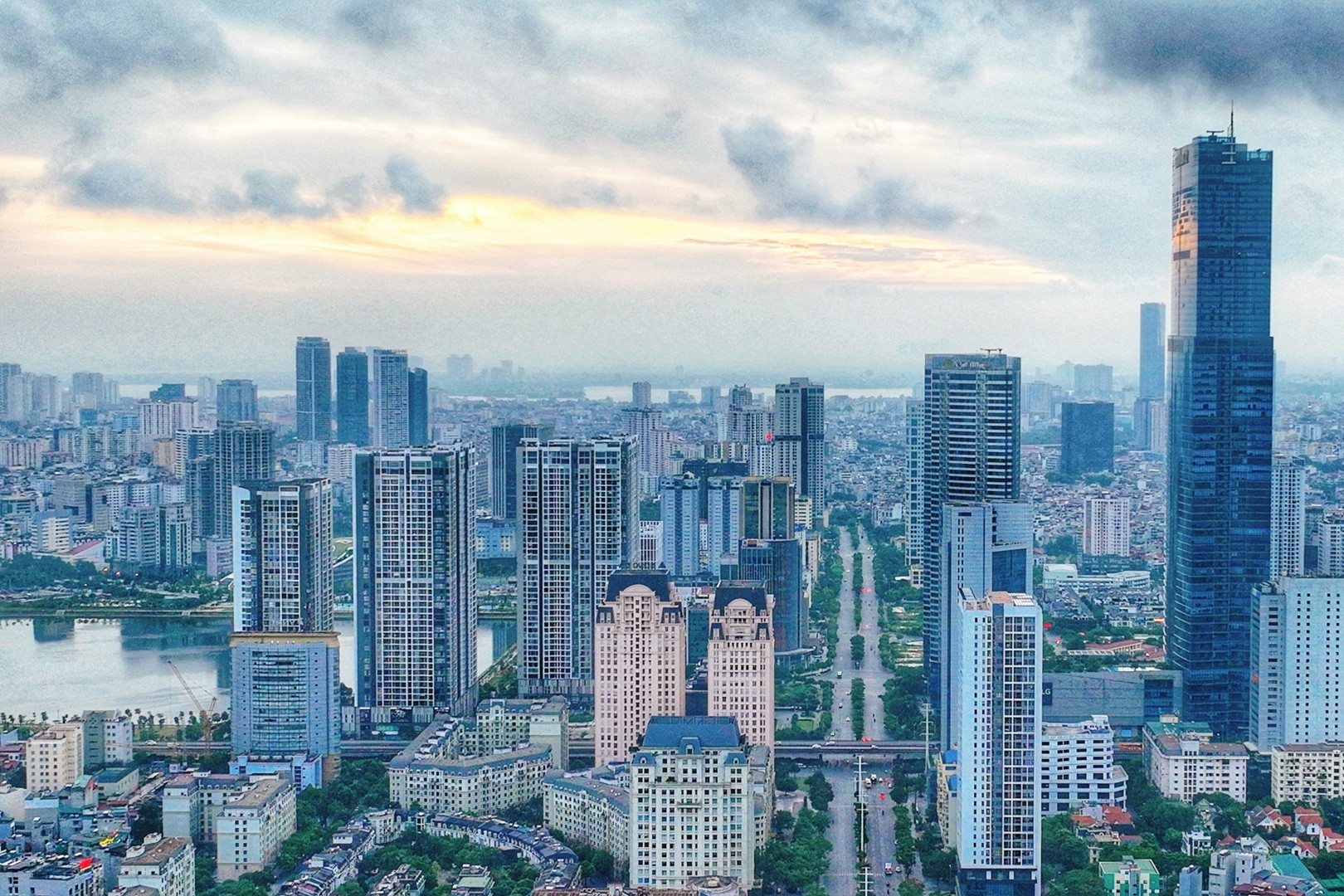 Chung cư cũ ở Hà Nội, TPHCM giảm giá ‘nhỏ giọt’, người mua tắt hy vọng căn hộ dưới 2 tỷ